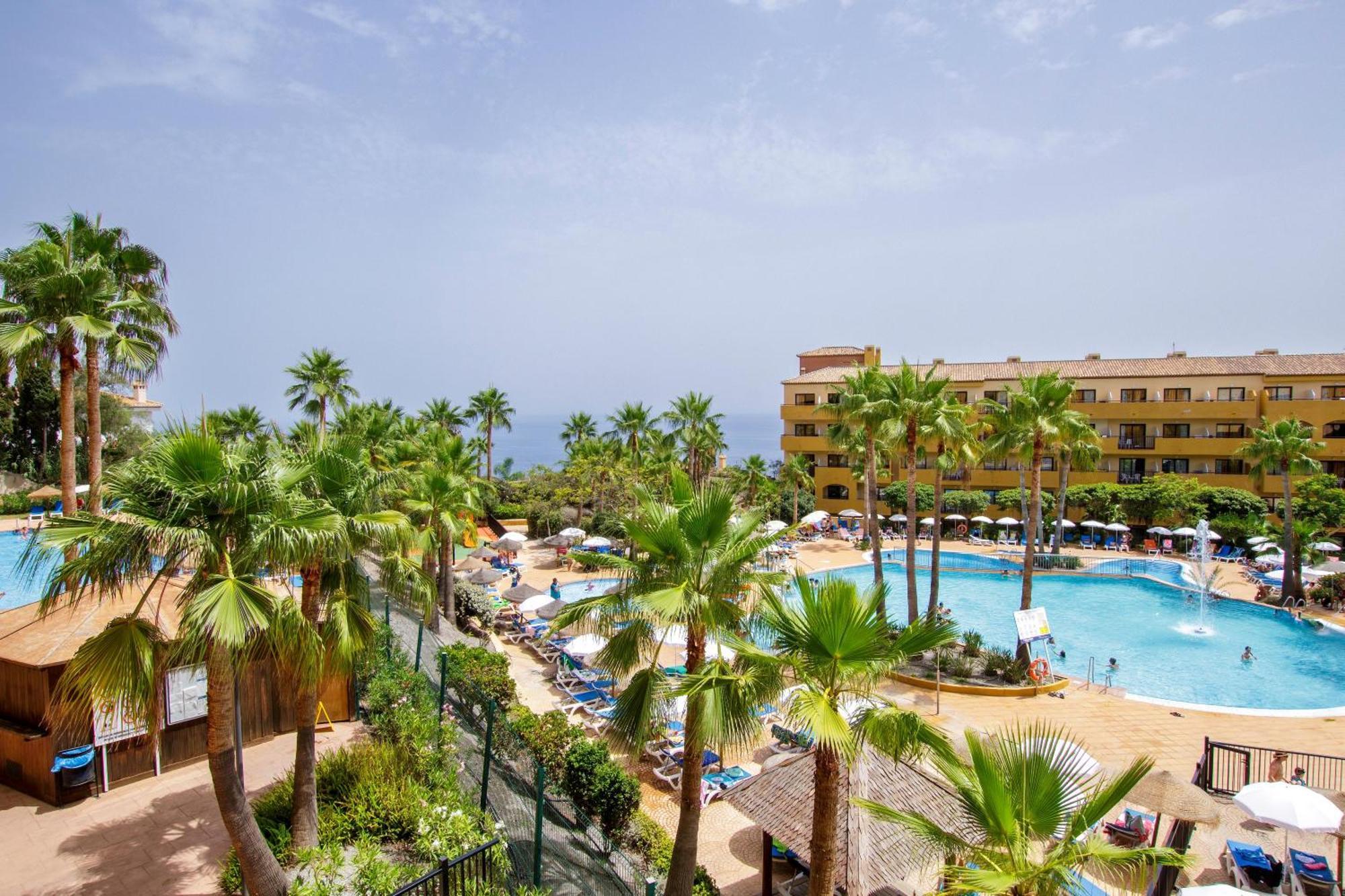 Alcazar Apartahotel *