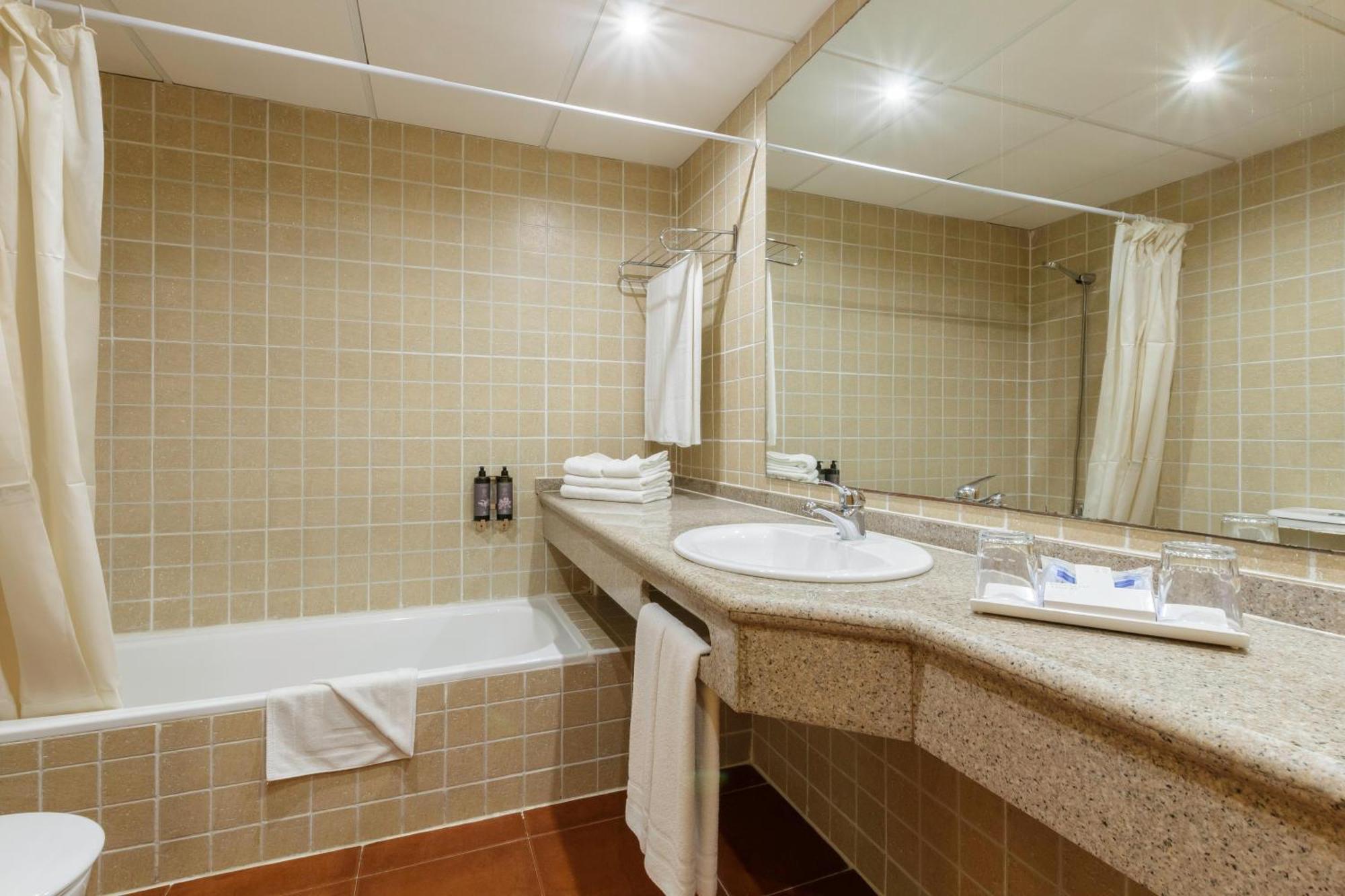 Alcazar Aparthotel